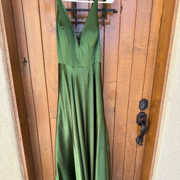 Prom/Bridesmaid Dres - Picture 1 of 4